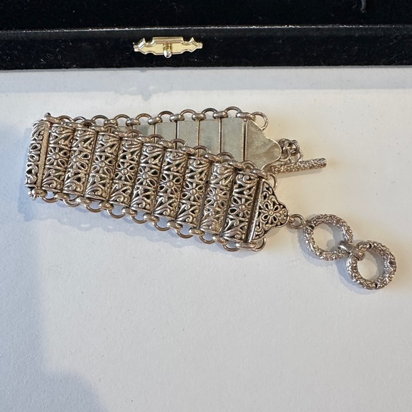 Vintage Sterling Silver Filigree Bracelet Floral Heavy Toggle Closure - Picture 1 of 12